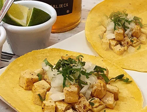 restaurante mexicano en barcelona con terraza (131) tacos de pollo con queso comida mejicana barcelona mexican food