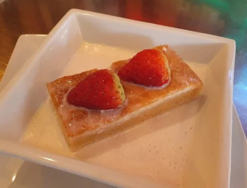 postre tres leches con fresas mejicano comida mejicana en barcelona mexican food
